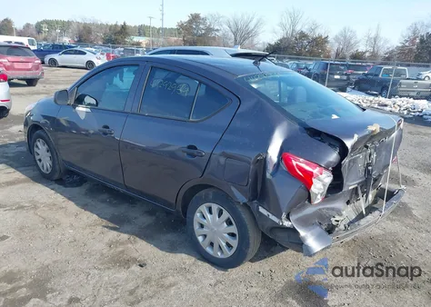 2015 Nissan Versa 1.6 S z USA, uszkodzony, nr VIN 3N1CN7AP3FL817349